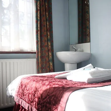 Kings Paget Hotel 3*