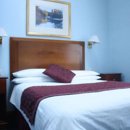 Kings Paget Hotel 3*