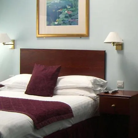 Kings Paget Hotel 3*