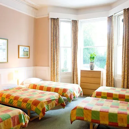 Curzon House 2*