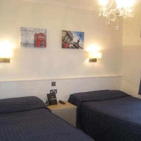 Hotel Aaraya Sussex Gardens 3*
