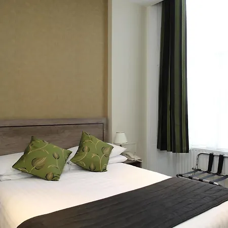 Kensington Gardens Hotel 2*