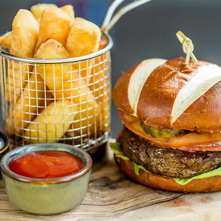 Park Plaza London, Park Royal Hotel London