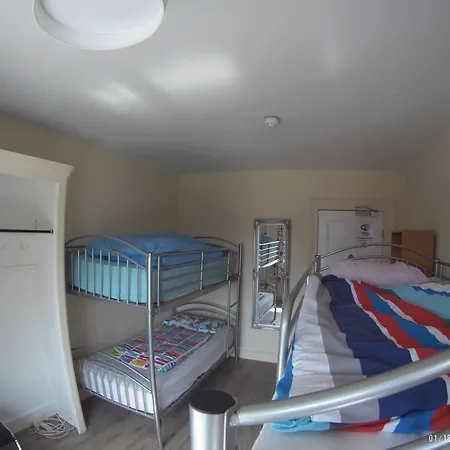 Hostel Hootananny