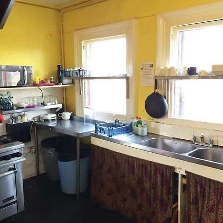 Hootananny Hostel *