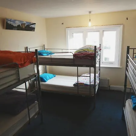 Hootananny Hostel *