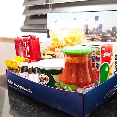 Hotel Clarendon 140 Minories 4*