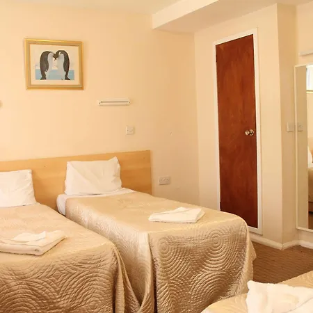 Romanos Hotel 2*