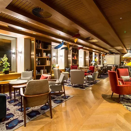 Devonshire Club & מלון