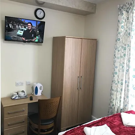 Hotel Woodlands *