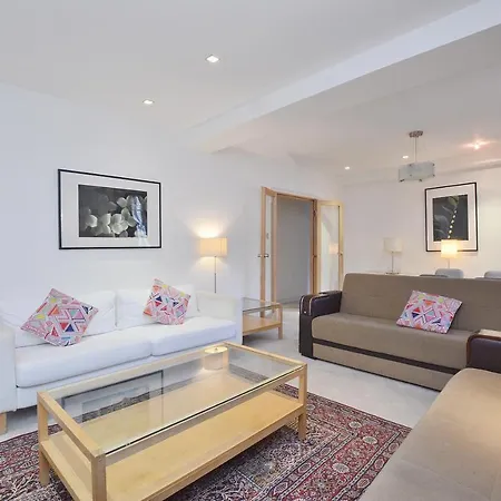 Fitzhardinge House Portman London