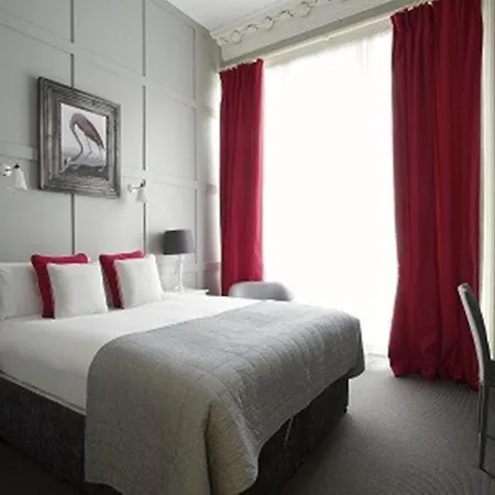 Georgian House Hotell 4*
