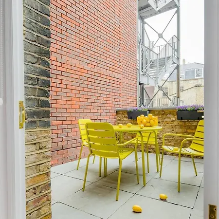 Hausd - Clerkenwell Apartment
