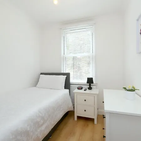 Oyo Kings Cross-st Pancras Garden 4 Bedroom *