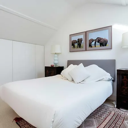 Veeve - Raise The Bar Apartment London