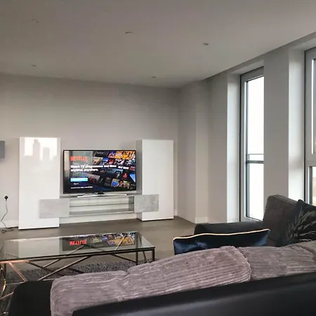 Apartment Skyline View Cb Platinum Penthouses Next To Eye