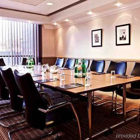 Hotel Stamford Bridge 4*