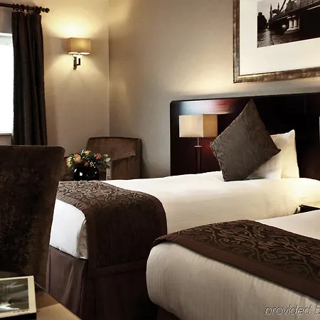Hotel Stamford Bridge 4*