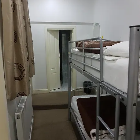 Surtees Guest house 2*