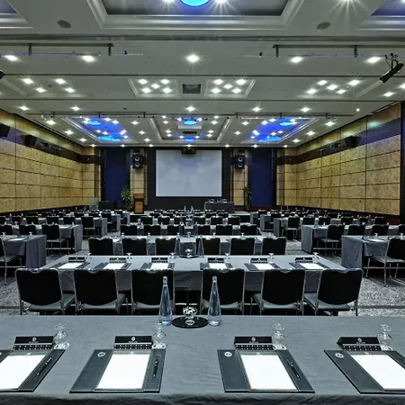 Hotel Leonardo Royal City 4*