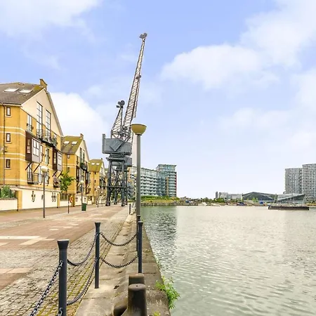Excel Waterfront Apartments Apartment