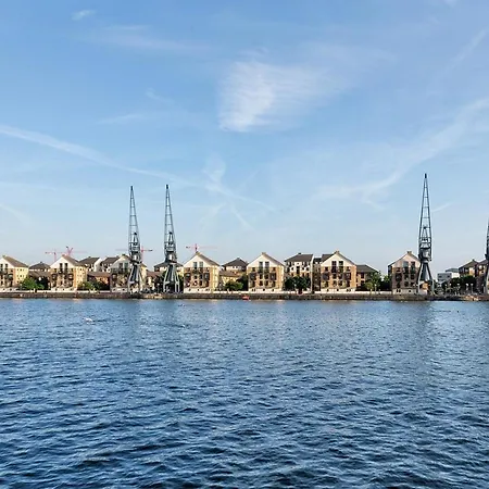 Apartment Excel Waterfront Apartments *