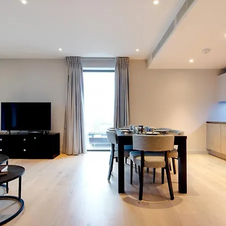 Deluxe Victoria Close To Buckingham Palace By Underthedoormat London