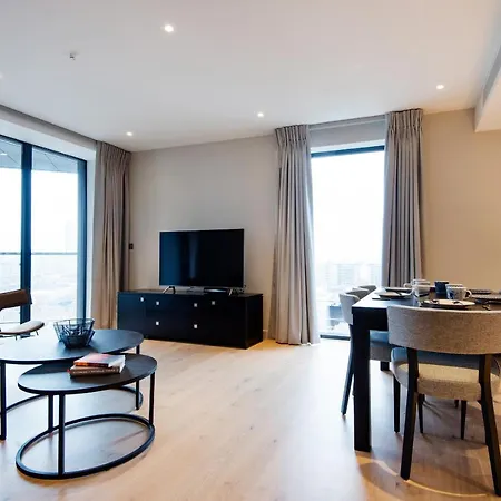 Deluxe Victoria Close To Buckingham Palace By Underthedoormat Apartment