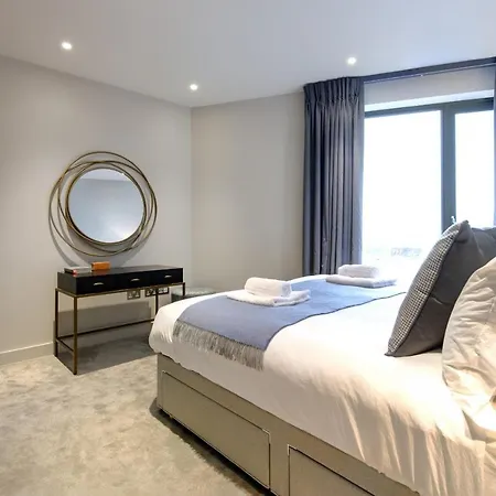 Apartment Deluxe Victoria Close To Buckingham Palace By Underthedoormat London