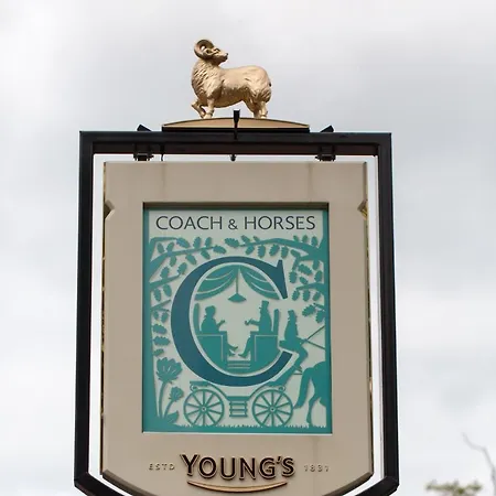 Coach & Horses Hotel 3*