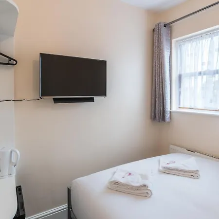 Hotel Golden By Saba London