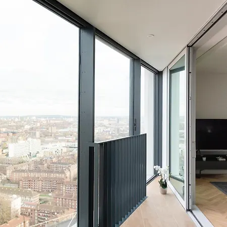 Skyline View Cb Platinum Penthouses Next To Eye * London