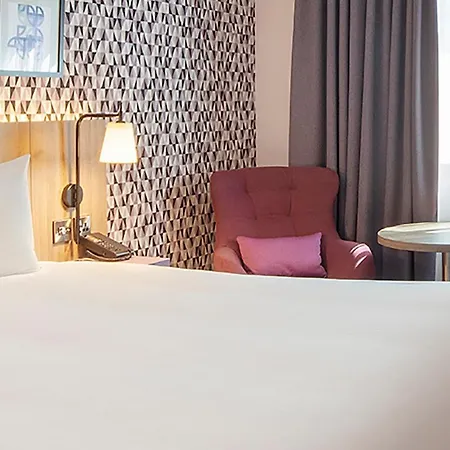 Hotel Leonardo London Heathrow Airport 4*