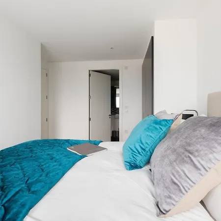 Skyline View Cb Platinum Penthouses Next To Eye Apartment London