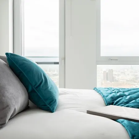 Skyline View Cb Platinum Penthouses Next To Eye Apartment
