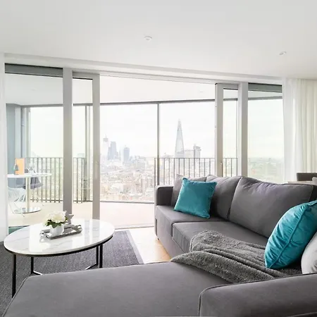 Skyline View Cb Platinum Penthouses Next To Eye London