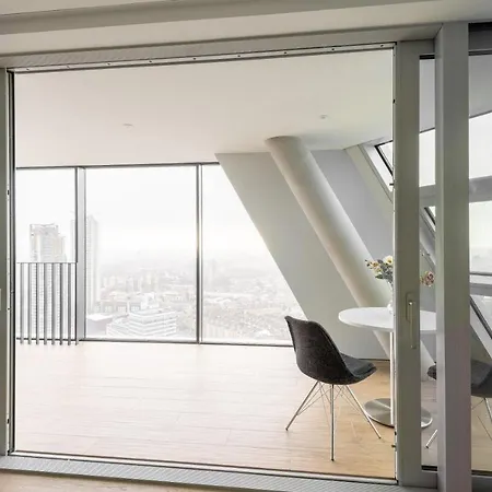 Skyline View Cb Platinum Penthouses Next To Eye London