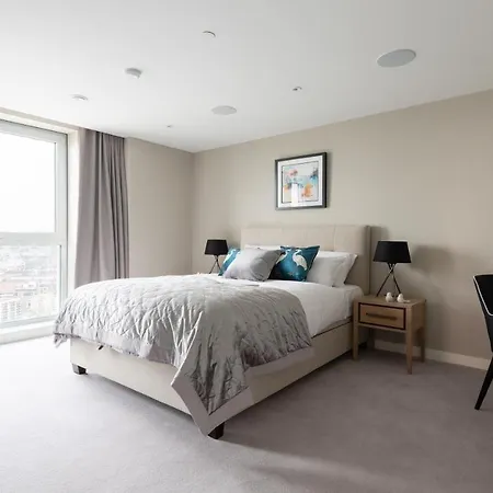 Skyline View Cb Platinum Penthouses Next To Eye Apartment London