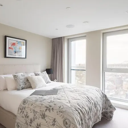 Apartment Skyline View Cb Platinum Penthouses Next To Eye London