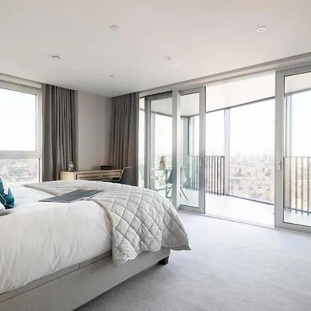 Skyline View Cb Platinum Penthouses Next To Eye *