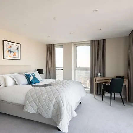 Apartment Skyline View Cb Platinum Penthouses Next To Eye London