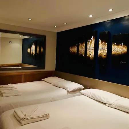 Excelsior 2* Londra