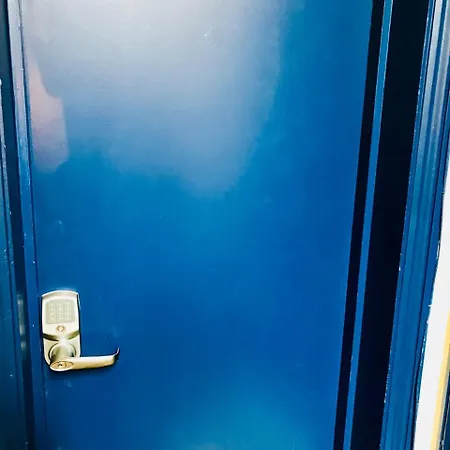 Aparthotel 35 Swinton Street 3*
