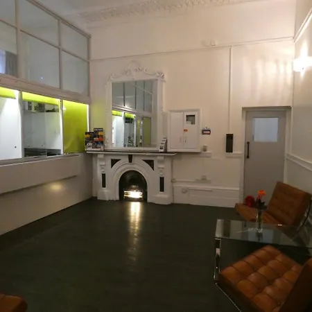 New Mansion House Hostel *