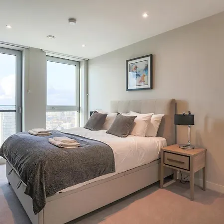 Apartment Skyline View Cb Platinum Penthouses Next To Eye London