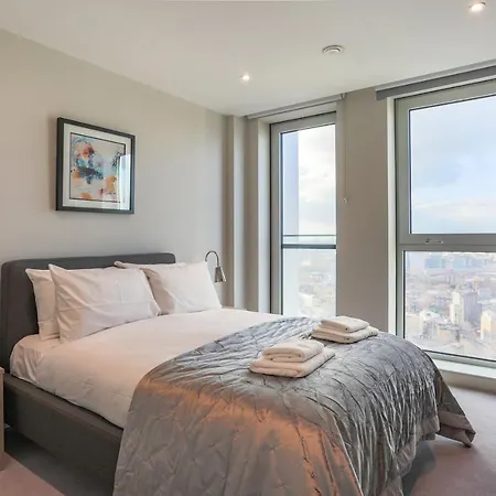 Skyline View Cb Platinum Penthouses Next To Eye London