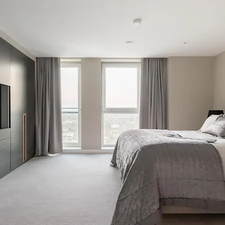 Skyline View Cb Platinum Penthouses Next To Eye * London