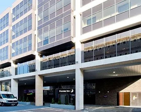 Premier Chiswick 3* London