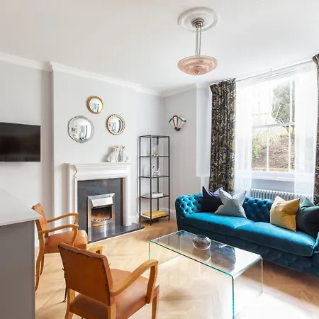 The Lempicka 2 Bedroom Flat And Garden In Notting Hill