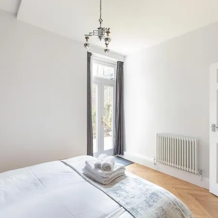The Lempicka 2 Bedroom Flat And Garden In Notting Hill Apartment